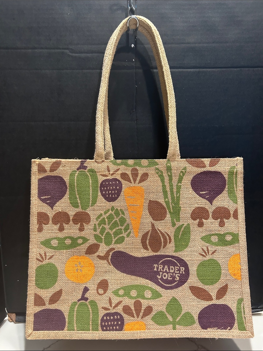 TRADER JOE’s Jute Tote Bag w/ Green, Purple & Orange Fruit & Vegetable Print
